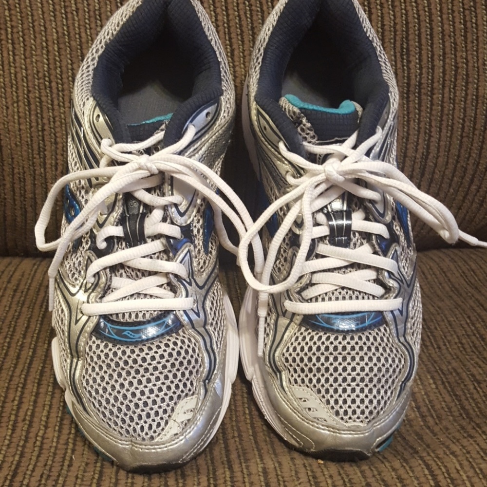 Saucony grid shoes